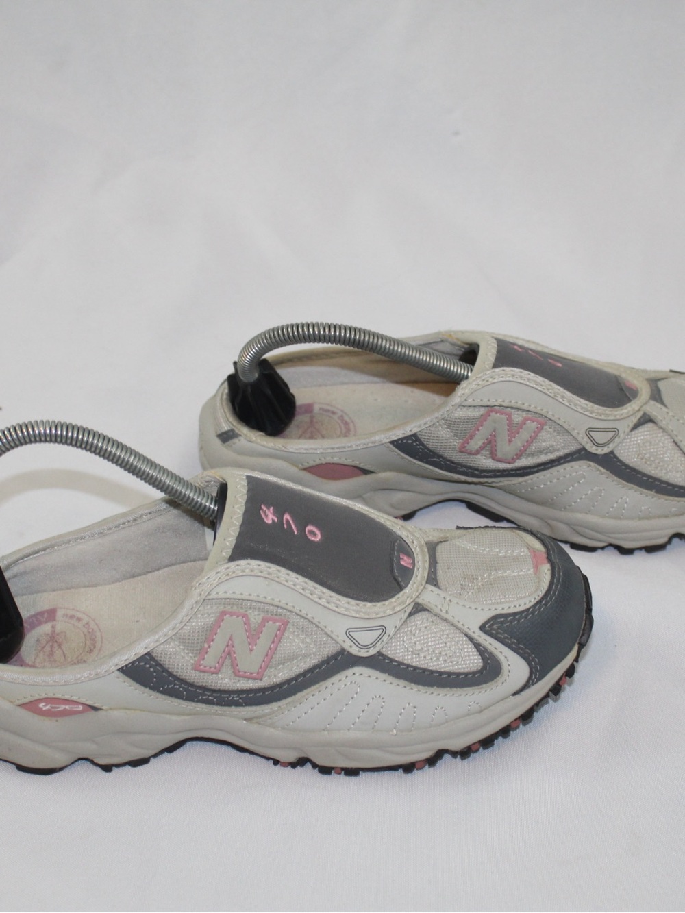 New Balance 470 White Grey Athletic Slip On Comfort Slide Mules Womens Size 8.5